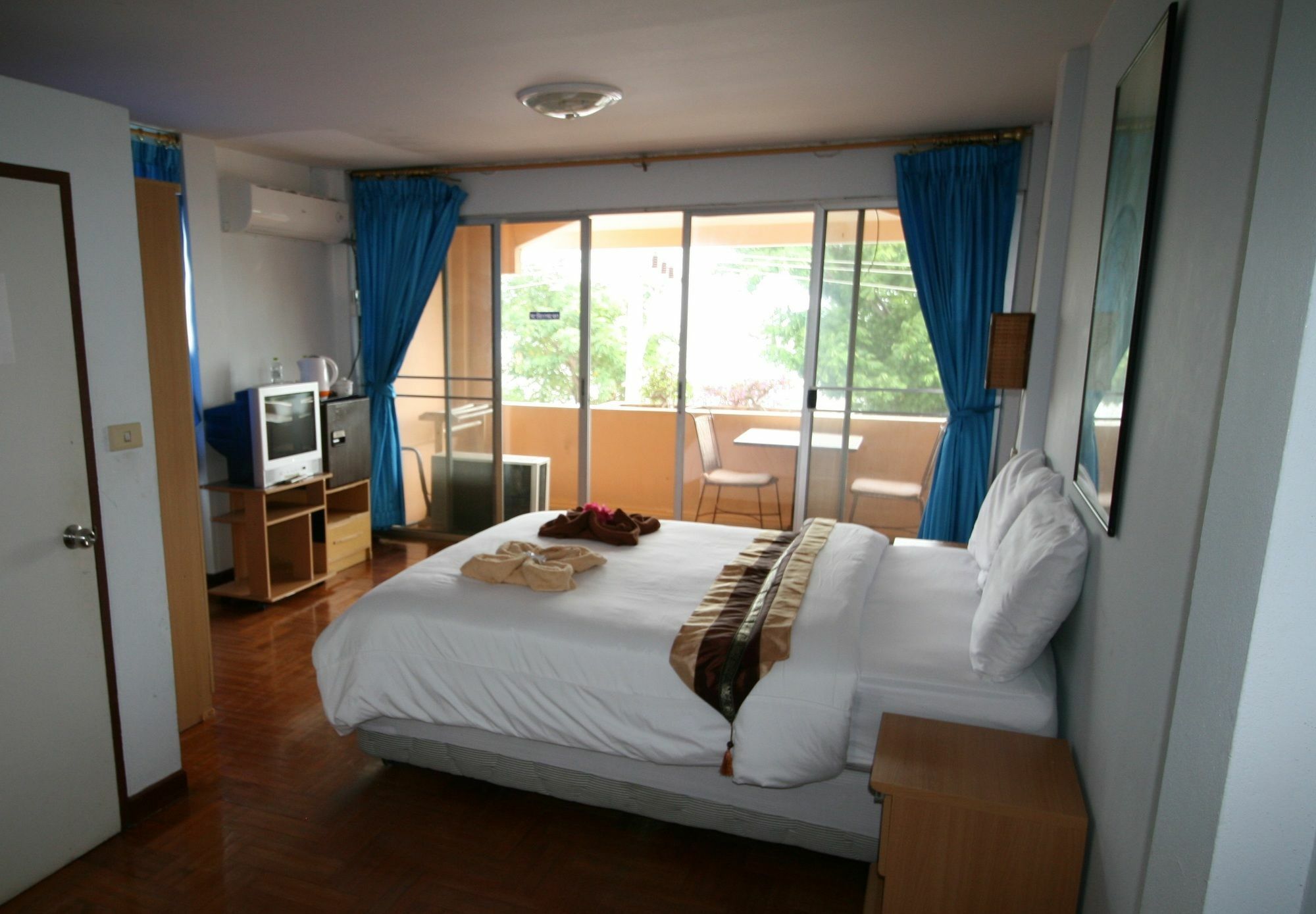 Beachfront Hotel Cha Am Cha-Am Eksteriør billede