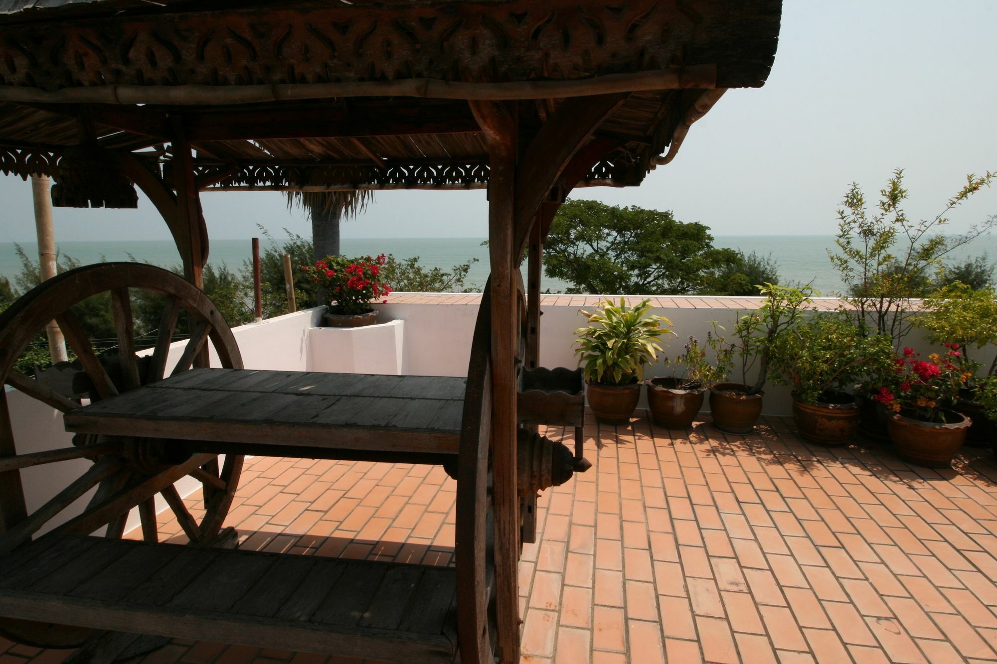 Beachfront Hotel Cha Am Cha-Am Eksteriør billede