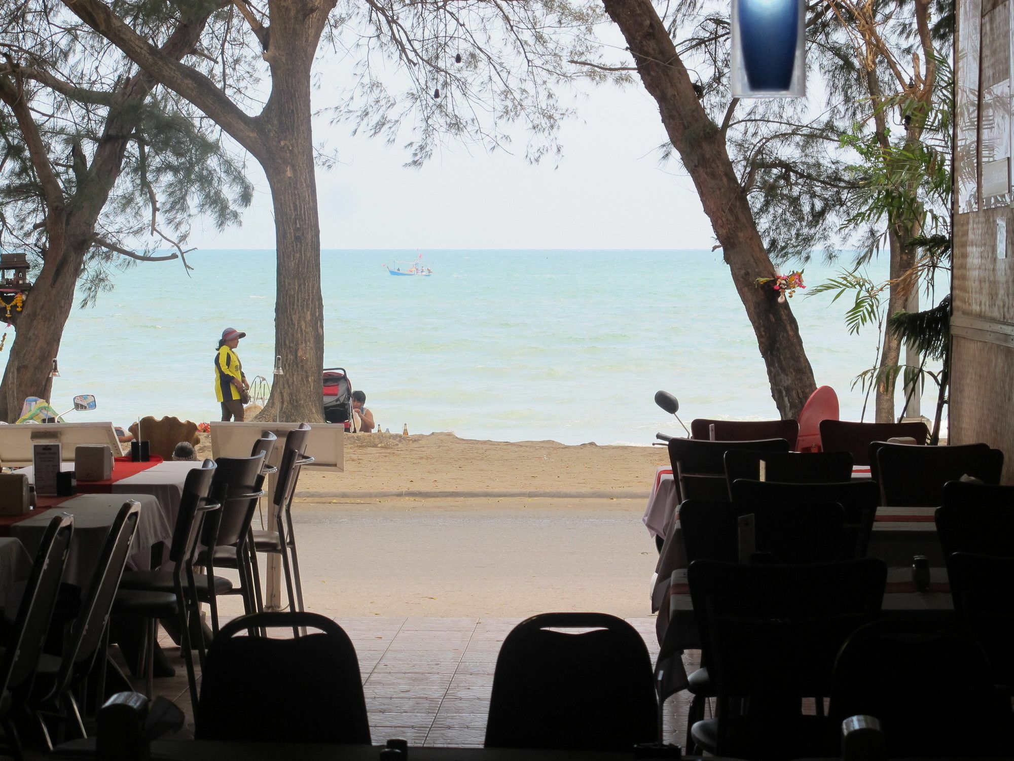 Beachfront Hotel Cha Am Cha-Am Eksteriør billede