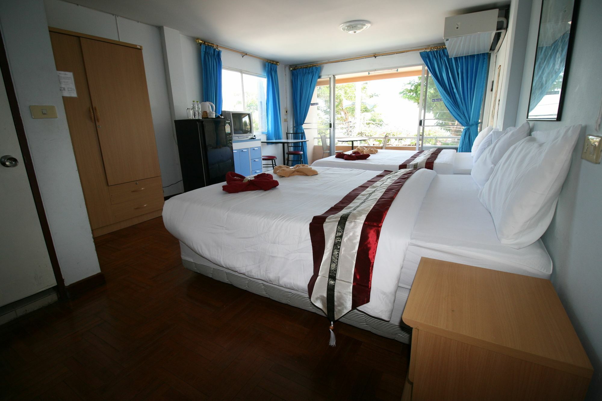 Beachfront Hotel Cha Am Cha-Am Eksteriør billede